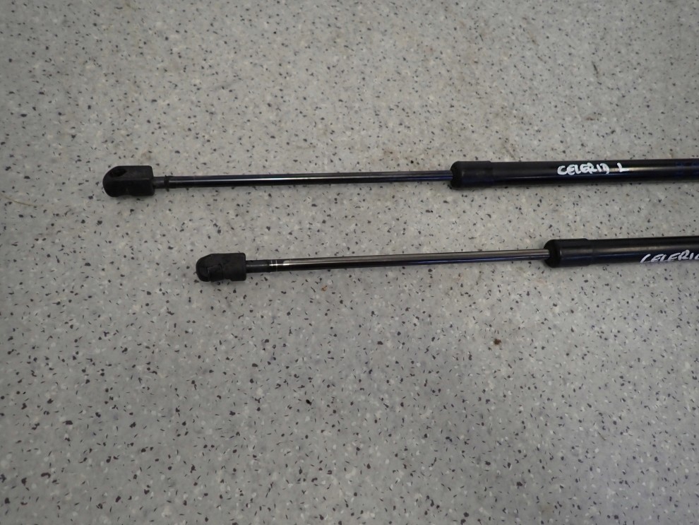 SUZUKI CELERIO 14-19 SIŁOWNIKI KLAPY BAGAŻNIKA 3/4