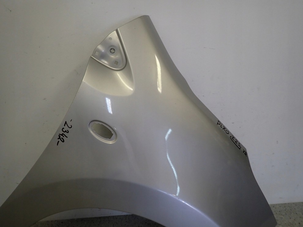 NISSAN PIXO 09- BŁOTNIK PRZEDNI PRAWY Z2S 6/13