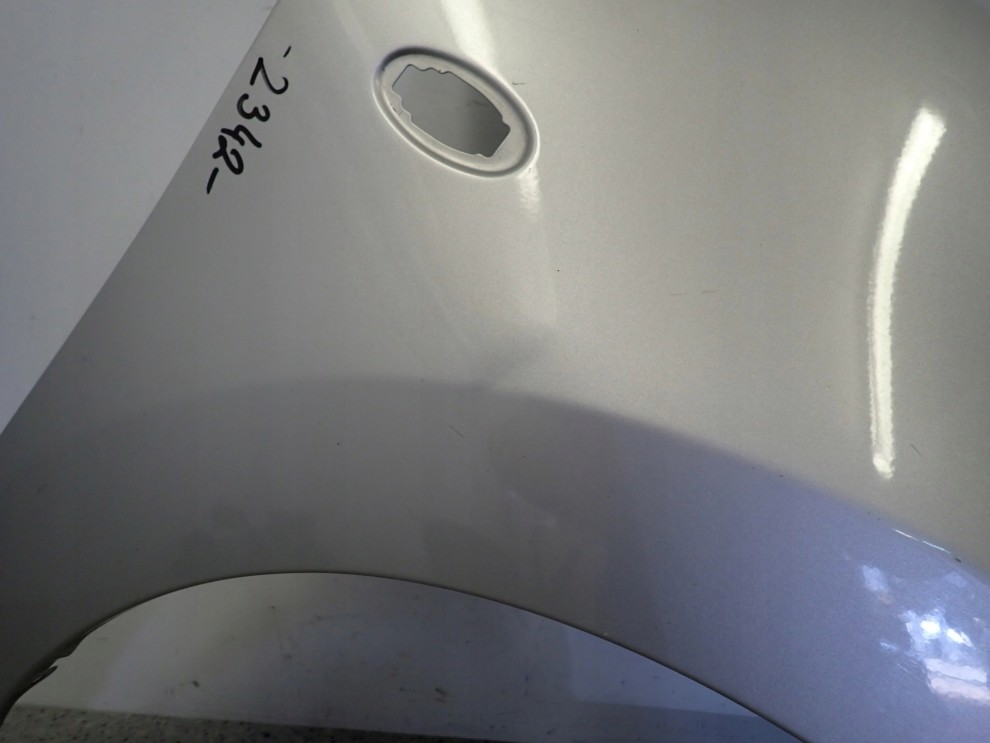 NISSAN PIXO 09- BŁOTNIK PRZEDNI PRAWY Z2S 8/13
