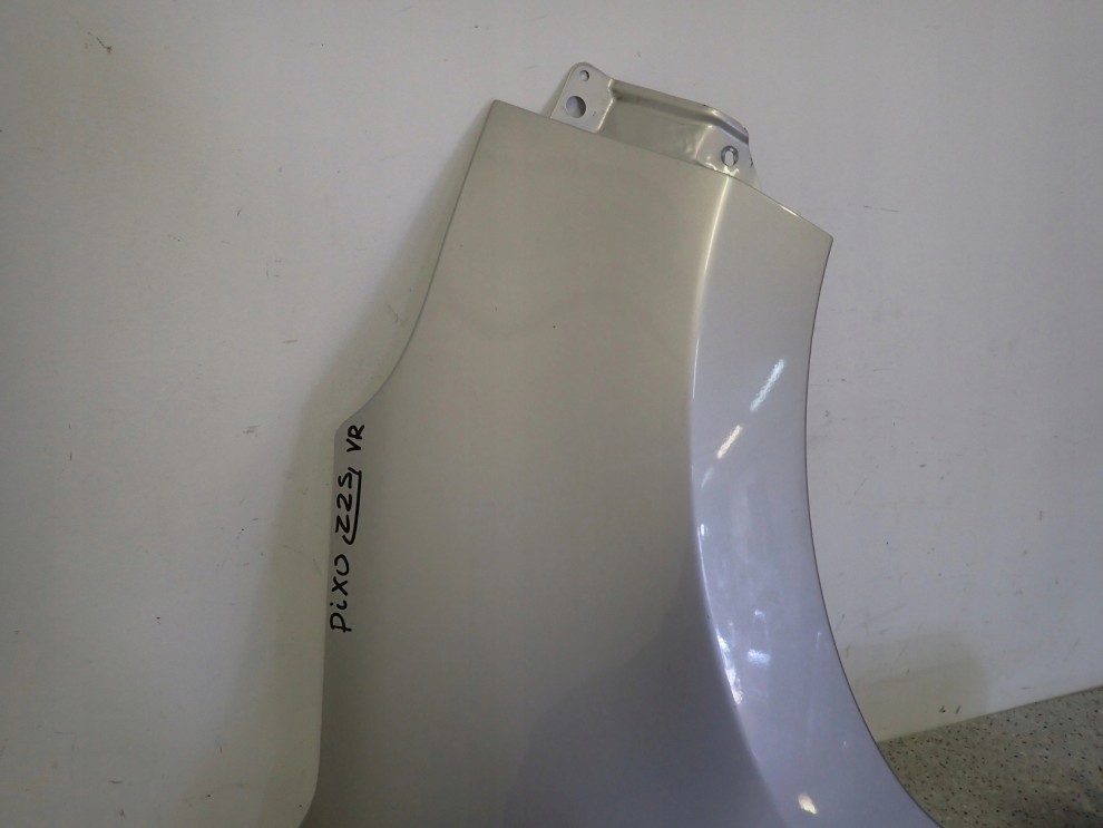 NISSAN PIXO 09- BŁOTNIK PRZEDNI PRAWY Z2S 11/13