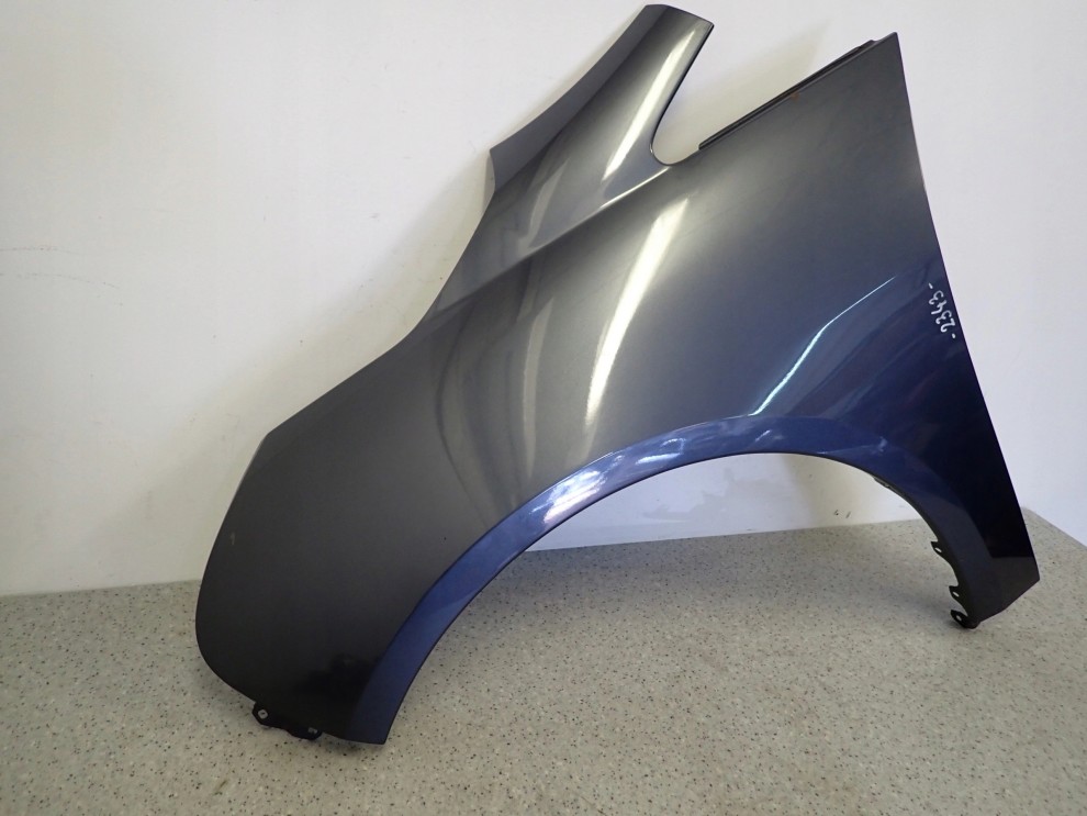 MITSUBISHI GRANDIS 04-11 BŁOTNIK PRZEDNI LEWY A72 9/15