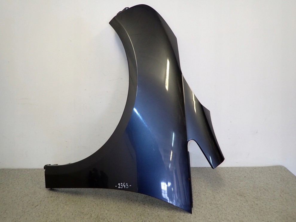 MITSUBISHI GRANDIS 04-11 BŁOTNIK PRZEDNI LEWY A72 10/15