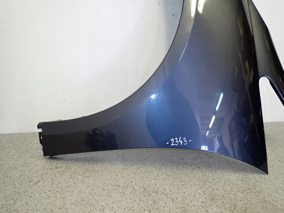 MITSUBISHI GRANDIS 04-11 BŁOTNIK PRZEDNI LEWY A72 13/15