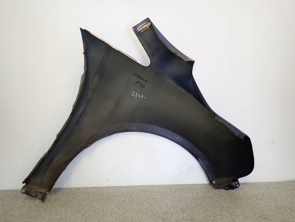 MITSUBISHI GRANDIS 04-11 BŁOTNIK PRZEDNI LEWY A72 14/15