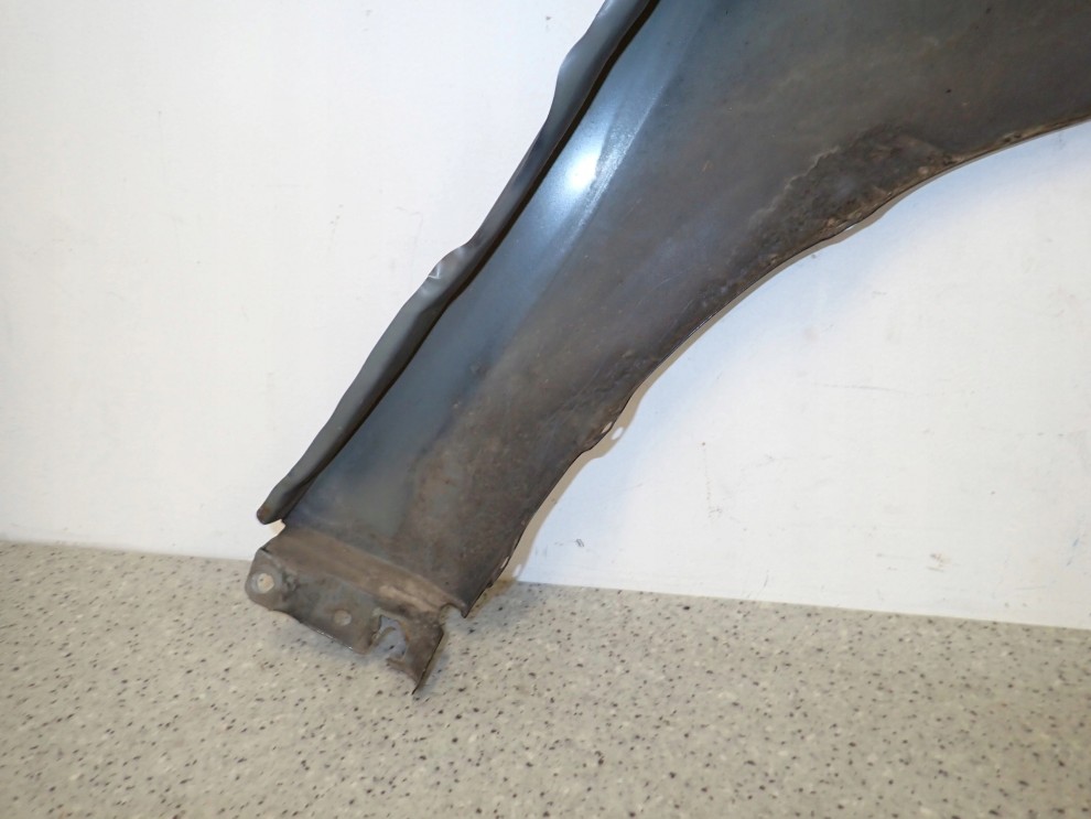 MITSUBISHI GRANDIS 04-11 BŁOTNIK PRZEDNI LEWY A72 15/15