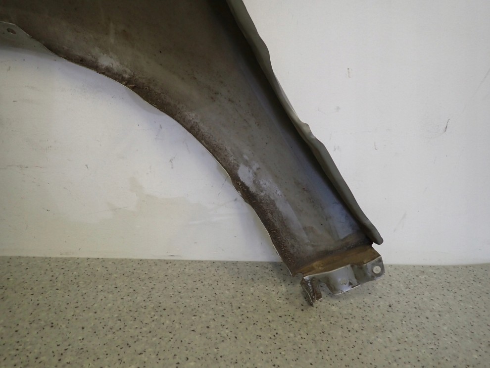 MITSUBISHI GRANDIS 04-11 BŁOTNIK PRZEDNI PRAWY 15/15