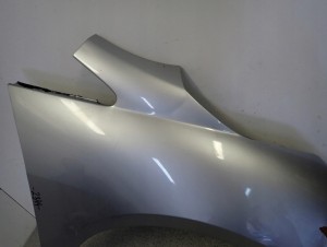 MITSUBISHI GRANDIS 04-11 BŁOTNIK PRZEDNI PRAWY 5/15 MINIATURA