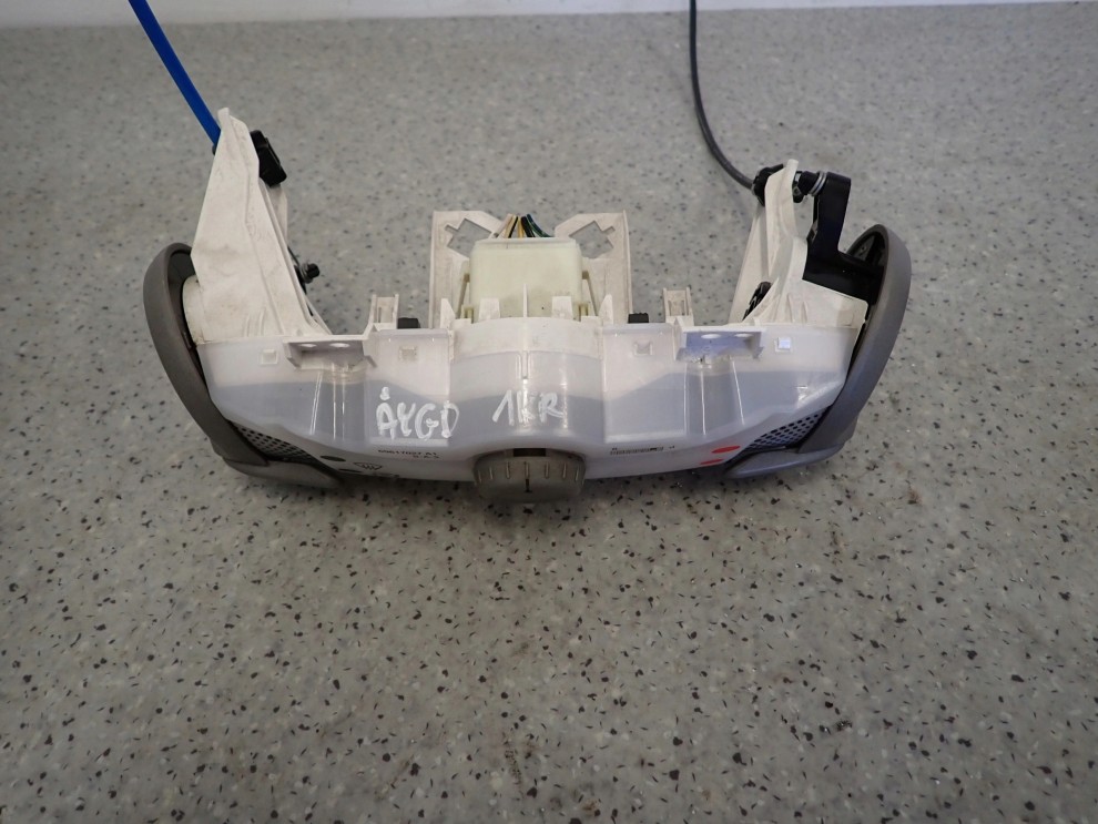 TOYOTA AYGO 06-12 PANEL KLIMATYZACJI 2/5