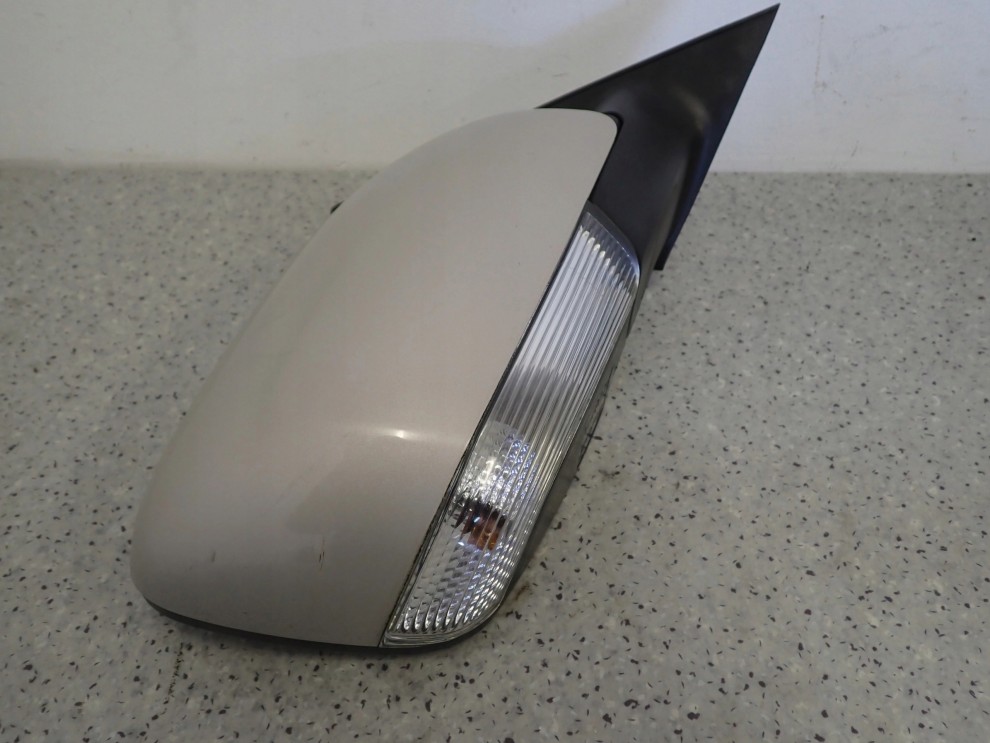 KIA VENGA 09- LUSTERKO PRAWE QU 8 PIN 8/11