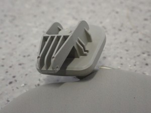 SUZUKI SPLASH 08-14 DASZEK PRZECIWSŁONECZNY LEWY 4/6 MINIATURA