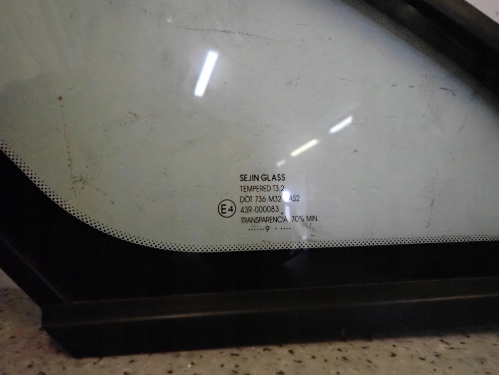 KIA VENGA 09- SZYBA KAROSERYJNA PRZEDNIA PRAWA 2/5