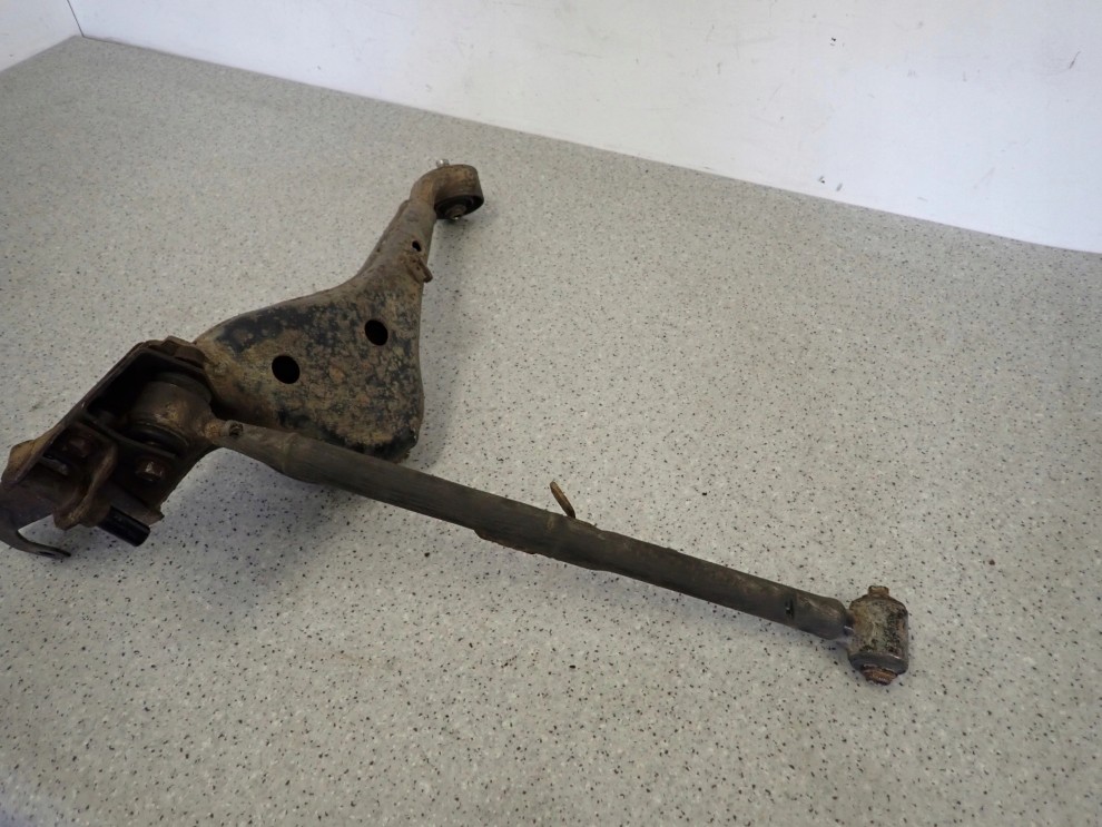 RAV4 RAV 4 99-05 D4D WAHACZ TYLNY LEWY WLECZONY 8/11