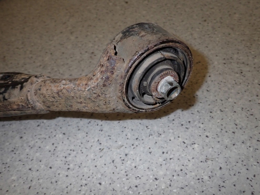 RAV4 RAV 4 99-05 D4D WAHACZ TYLNY LEWY WLECZONY 11/11