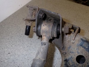 RAV4 RAV 4 99-05 D4D WAHACZ TYLNY LEWY WLECZONY 6/11 MINIATURA