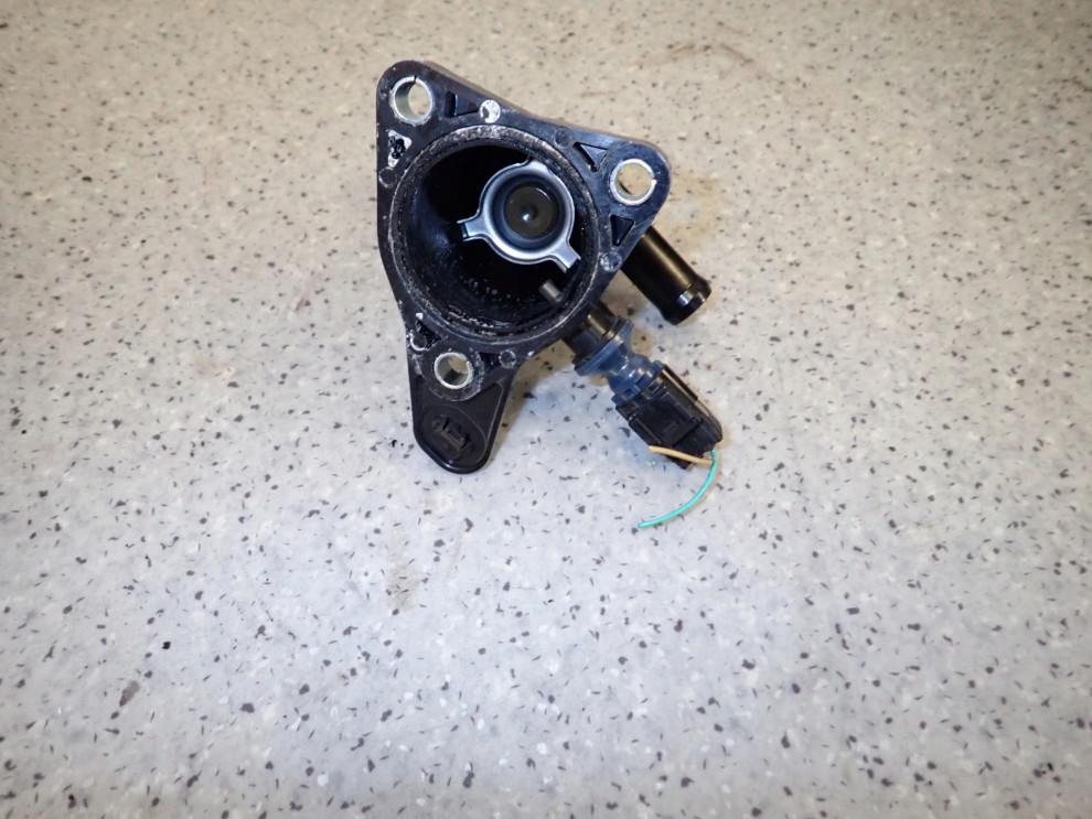SUZUKI SWIFT MK7 10- 1.2i OBUDOWA TERMOSTATU 6/6