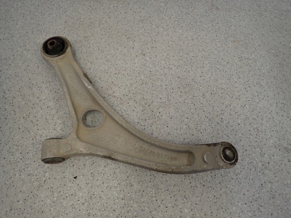 HYUNDAI i40 11-18 WAHACZ PRZEDNI LEWY 8/9