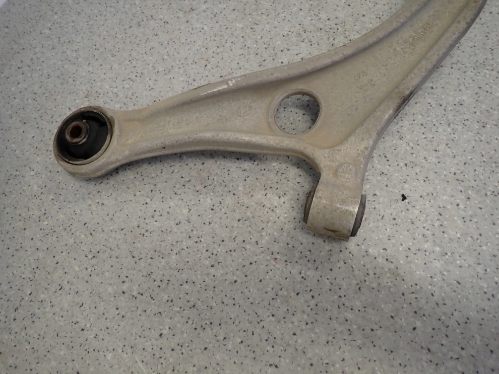 HYUNDAI i40 11-18 WAHACZ PRZEDNI LEWY 9/9