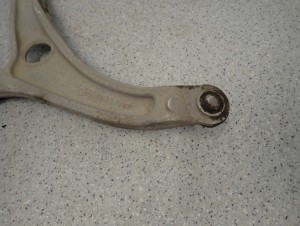 HYUNDAI i40 11-18 WAHACZ PRZEDNI LEWY 4/9 MINIATURA