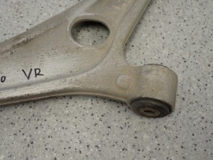 HYUNDAI i40 11-18 WAHACZ PRZEDNI LEWY 6/9 MINIATURA