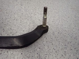 PRIMERA P12 02-07 WAHACZ GÓRNY PRZEDNI PRAWY 3/6 MINIATURA