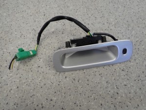 SUZUKI SWIFT MK6 04- KLAMKA TYLNEJ KLAPY SWITCH KEYLESS