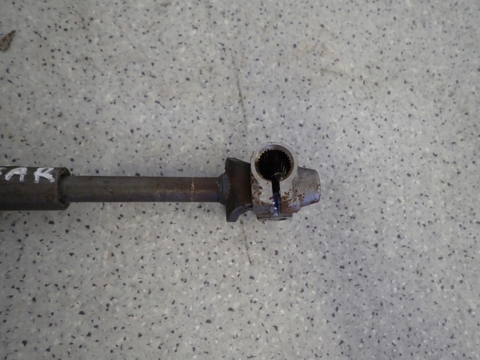 NISSAN PULSAR 14-18 KRZYŻAK KOLUMNY KIEROWNICZEJ 5/7