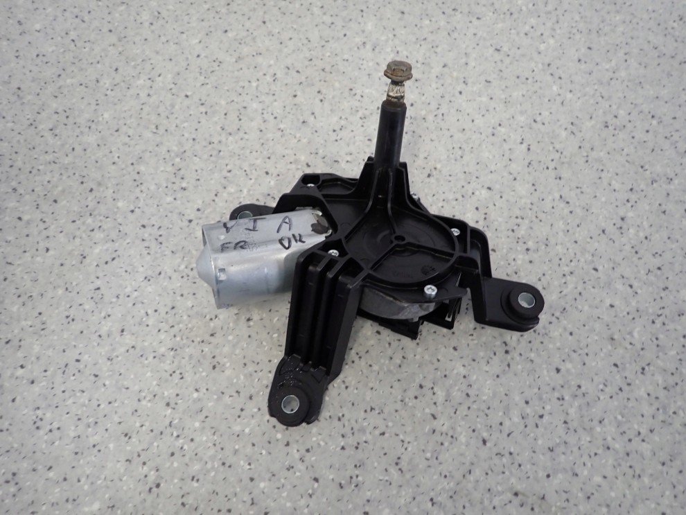 TOYOTA YARIS I 99-05 SILNICZEK WYCIERACZKI TYŁ WERSJA FRANCUSKA 1/11