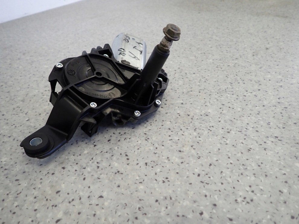 TOYOTA YARIS I 99-05 SILNICZEK WYCIERACZKI TYŁ WERSJA FRANCUSKA 7/11