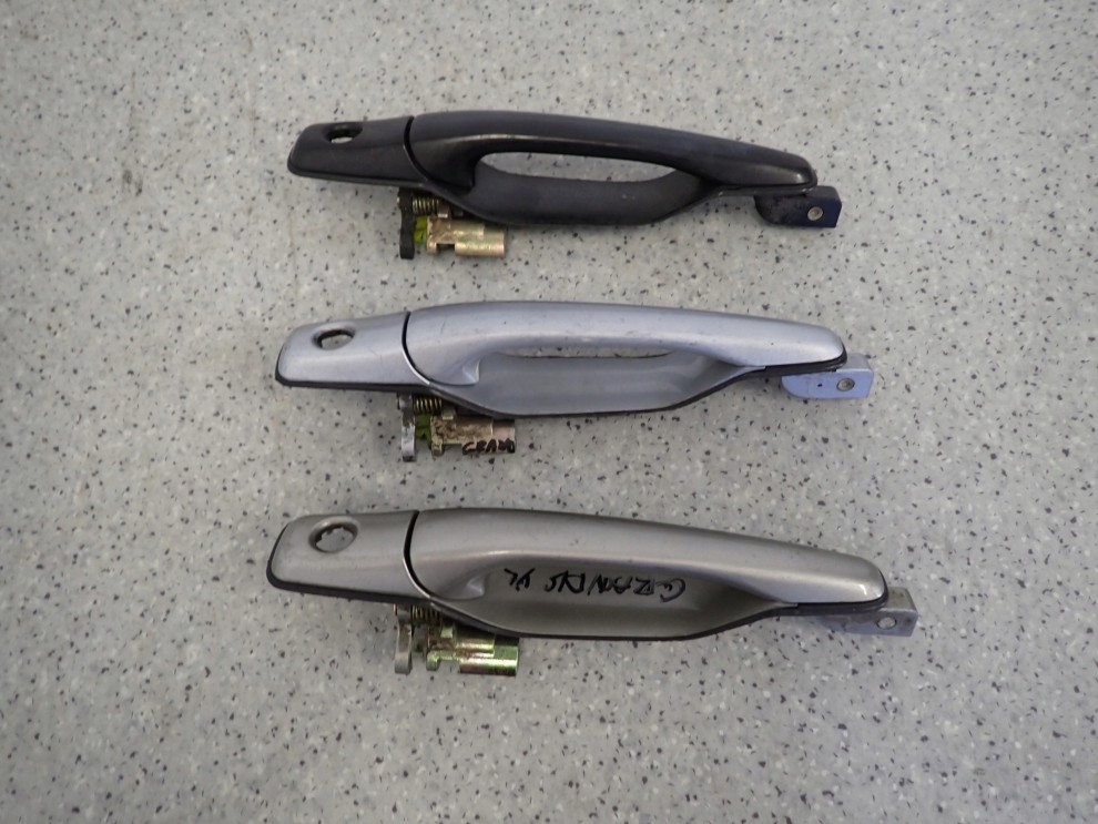 MITSUBISHI GRANDIS 03-11 KLAMKA PRZEDNIA LEWA 3/5