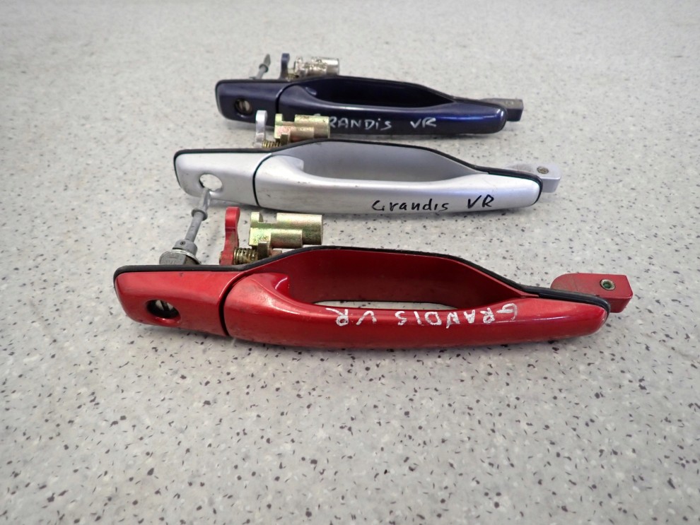 MITSUBISHI GRANDIS 03-11 KLAMKA PRZEDNIA PRAWA 1/4