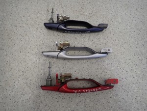 MITSUBISHI GRANDIS 03-11 KLAMKA PRZEDNIA PRAWA 2/4 MINIATURA