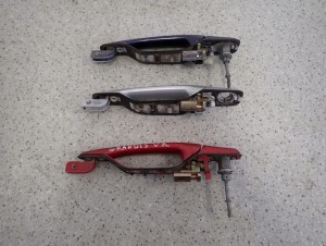 MITSUBISHI GRANDIS 03-11 KLAMKA PRZEDNIA PRAWA 3/4 MINIATURA