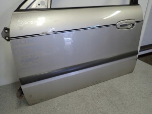 MAZDA 626 GW KOMBI 97- DRZWI PRZEDNIE LEWE 9/11 MINIATURA