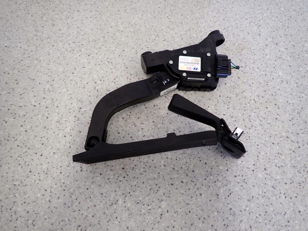 HYUNDAI i40 1.7 CRDI 11- POTENCJOMETR GAZU PEDAŁ 3/6