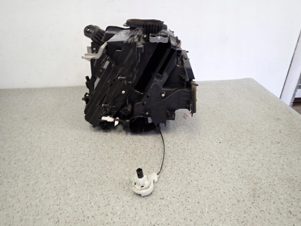 TOYOTA VERSO 09-13 OBUDOWA NAGRZEWNICY EUROPA 4/13