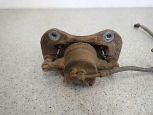 HYUNDAI i40 11- ZACISK HAMULCOWY PRZEDNI PRAWY 3/7 MINIATURA