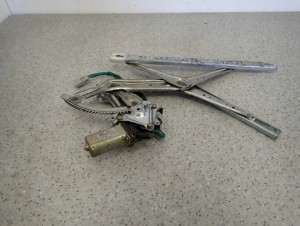 HONDA LEGEND 92-96 SEDAN 4D PODNOŚNIK SZYBY PRZEDNI LEWY 4/6 MINIATURA