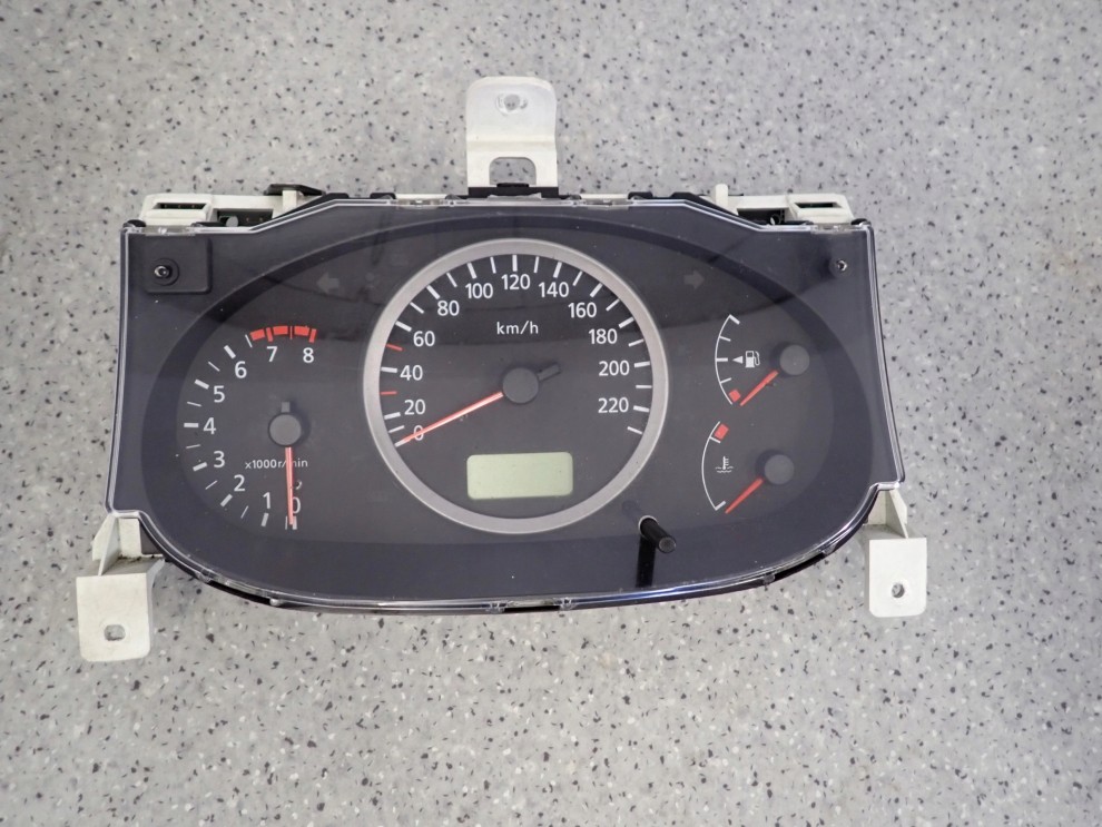 NISSAN ALMERA TINO 1.8 BENZYNA 00-06 ZEGARY ZESTAW WSKAŻNIKÓW BU704 4/11