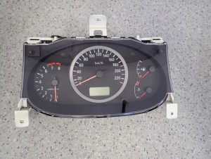 NISSAN ALMERA TINO 1.8 BENZYNA 00-06 ZEGARY ZESTAW WSKAŻNIKÓW BU704 4/11 MINIATURA