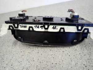 NISSAN ALMERA TINO 1.8 BENZYNA 00-06 ZEGARY ZESTAW WSKAŻNIKÓW BU704 11/11 MINIATURA
