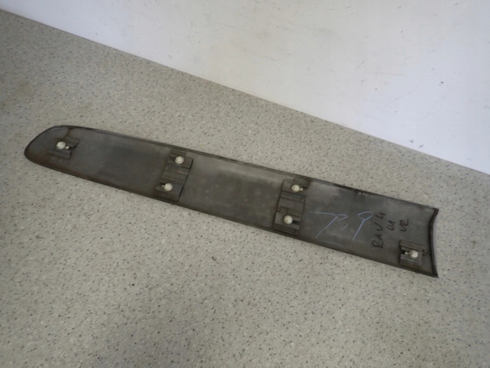 TOYOTA RAV4 RAV 4 II 00-05 LISTWA DRZWI PRZEDNICH PRAWYCH 5/7