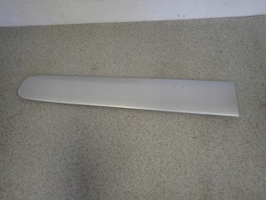 TOYOTA RAV4 RAV 4 II 00-05 LISTWA DRZWI PRZEDNICH LEWYCH