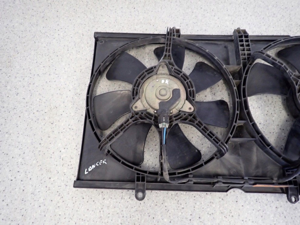 MITSUBISHI LANCER 03- 2.0i WENTYLATOR WODY KLIMATYZACJI 6/7