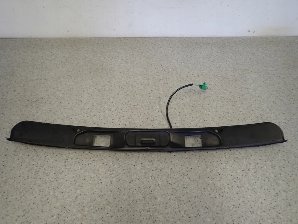 SUZUKI SWIFT MK7 10- SWITCH PRZYCISK KLAPY BAGAŻNIKA 1/9