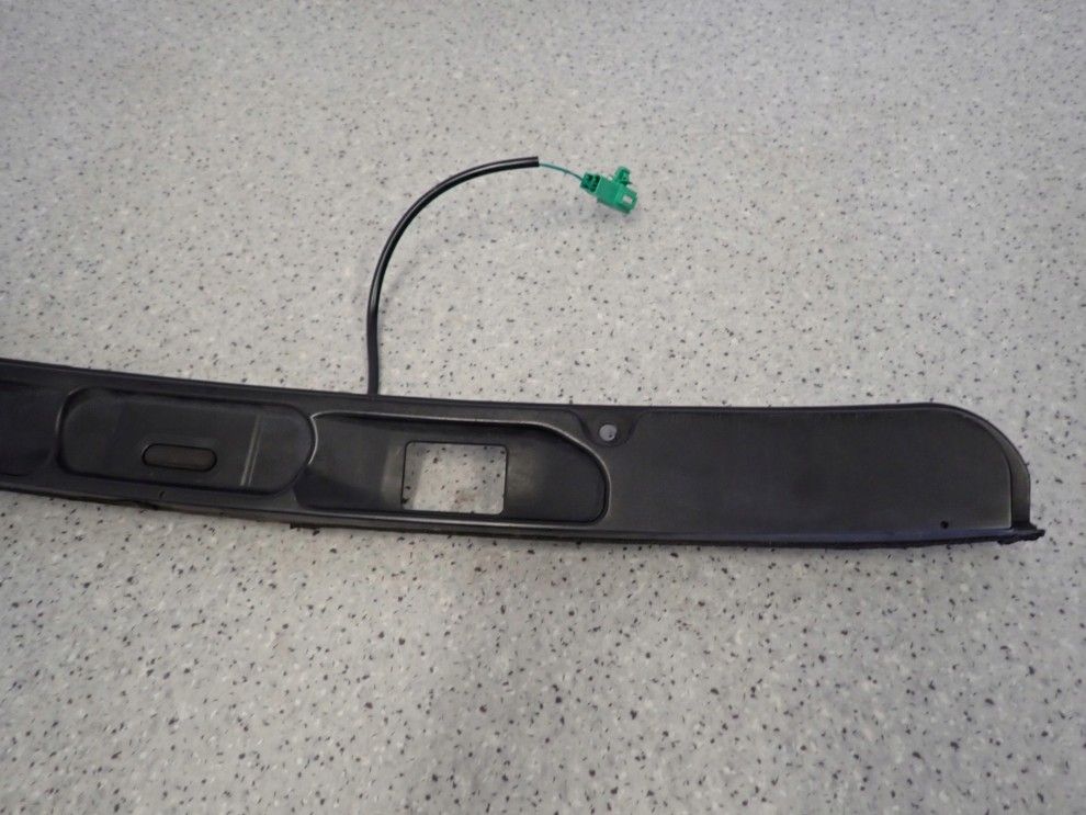 SUZUKI SWIFT MK7 10- SWITCH PRZYCISK KLAPY BAGAŻNIKA 4/9