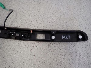 SUZUKI SWIFT MK7 10- SWITCH PRZYCISK KLAPY BAGAŻNIKA 7/9 MINIATURA