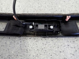 SUZUKI SWIFT MK7 10- SWITCH PRZYCISK KLAPY BAGAŻNIKA 9/9 MINIATURA