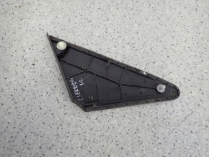 COROLLA VERSO 04-08 LISTWA ZAŚLEPKA BŁOTNIKA PRZEDNIA LEWA TRÓJKĄT 3/4 MINIATURA