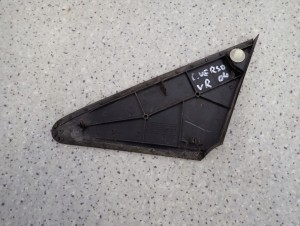 COROLLA VERSO 04-08 LISTWA ZAŚLEPKA BŁOTNIKA PRZEDNIA PRAWA TRÓJKĄT 3/5 MINIATURA