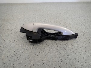 KIA VENGA 09- KLAMKA DRZWI TYLNA PRAWA QU 3/7 MINIATURA